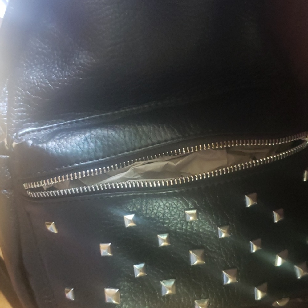 Backpack - Picture 7 of 8
